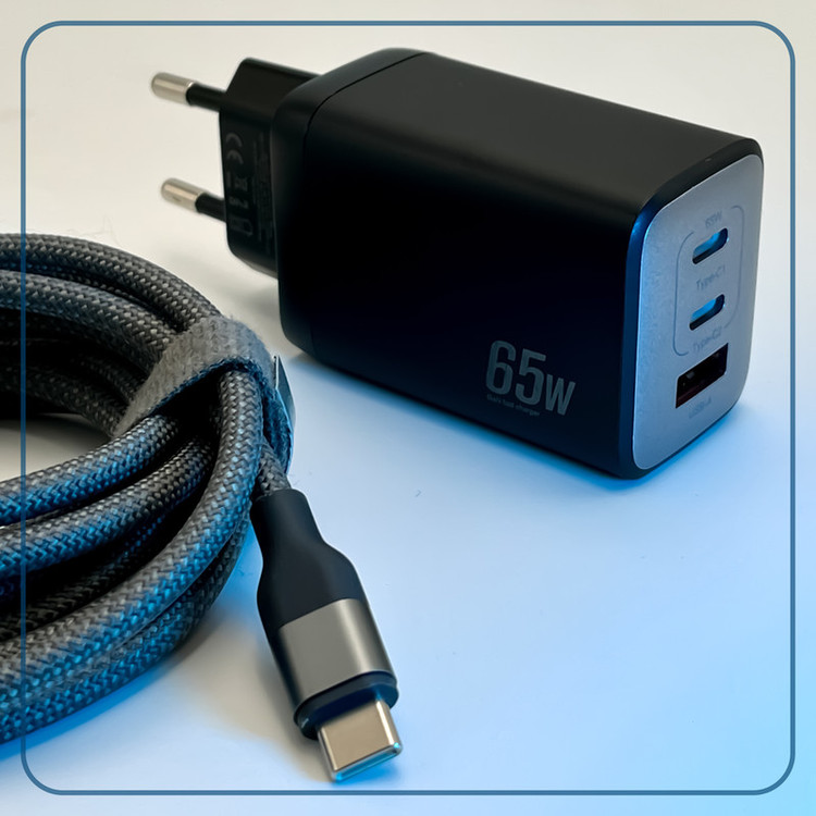 محصول نمونه تستی شارژر دیواری 65 وات 3 پورت وونک مدل PD65w به همراه کابل USB-C